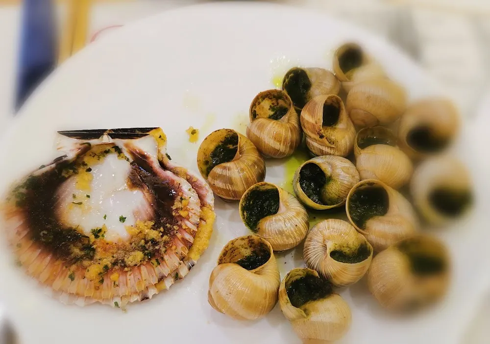 Escargots de Bourgogne Coquilles St Jacques